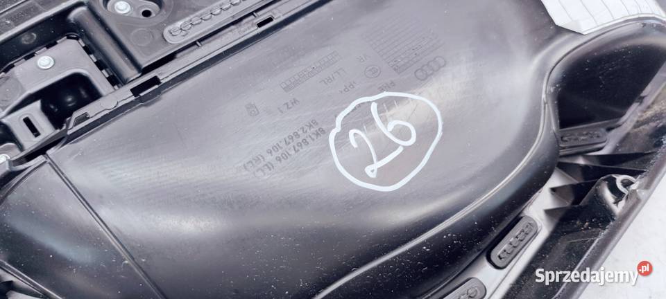 BOCZEK DRZWI P P AUDI A4 B8 8K1867106 MATERIAŁ osobowe Tapicerki samochodowe Przystajń sprzedam