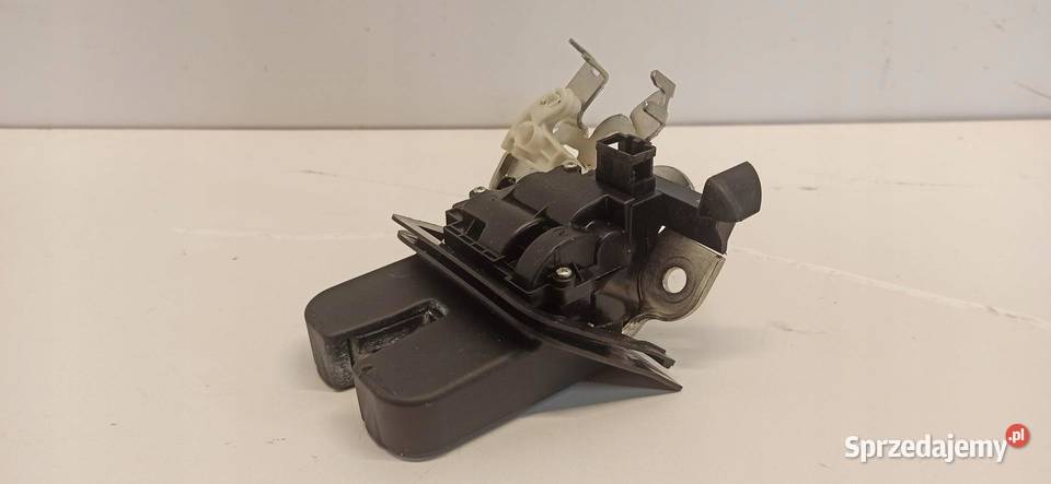 AUDI A3 A5 A6 ZAMEK KLAPY BAGAŻNIKA 8R0827505 dolnośląskie