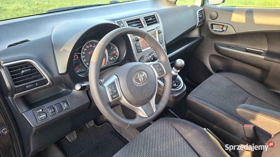 Toyota versos 13 benzyna 99kamera cofania 99KM Kolno