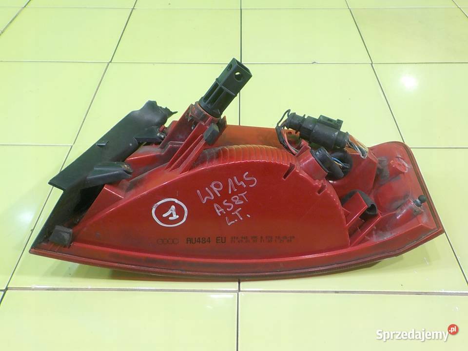AUDI A5 8T 20 TFSI 09r COUPE 2D lampa lewa tyl osobowe