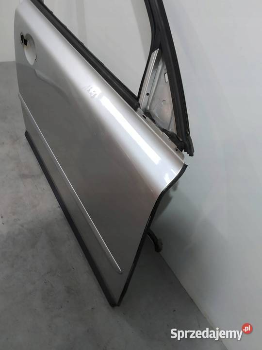 DRZWI PRAWE PRZÓD 42626 Volvo V50 I 20042012 Rok produkcji 2005 świętokrzyskie