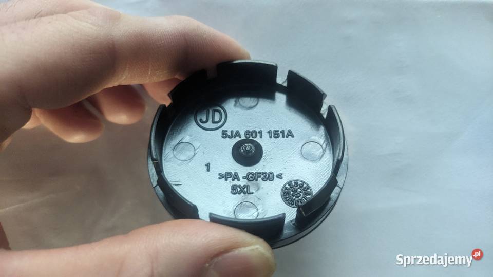 Dekielki Skoda 5JA 601 151A Ciężkowice