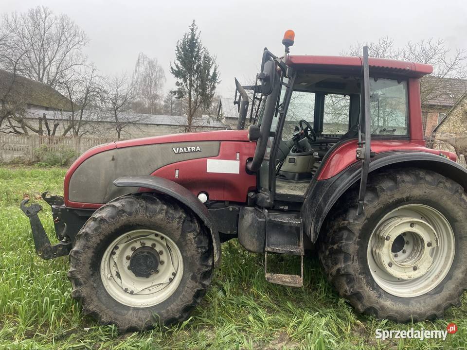 Valtra T160 z tuzem Napęd 4x4 łódzkie Góra Bałdrzychowska