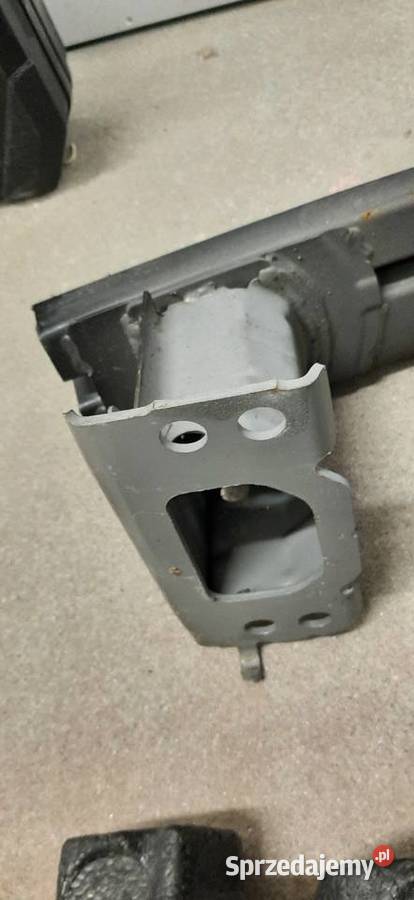 Toyota Auris II lift belka zderzaka przód kpl Lublin