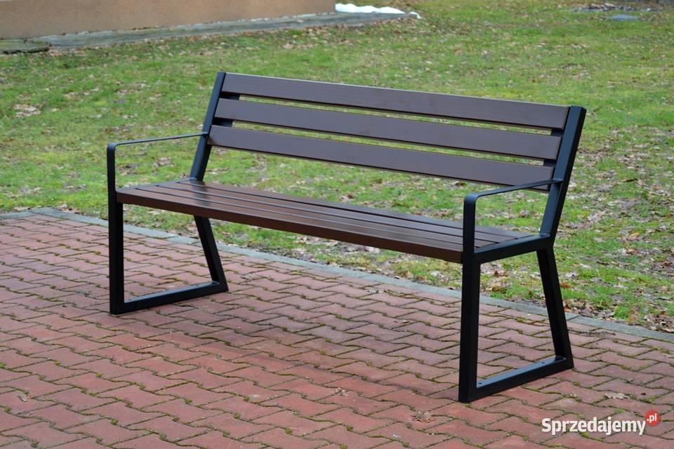 Ławka z oparciem podłokietnikiem stalowa parkowa Rabka-Zdrój