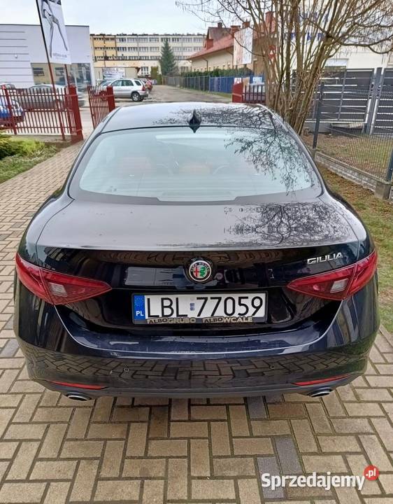 Alfa Romeo Giulia piękne wnętrze czarna perła Rok produkcji 2016 Biłgoraj