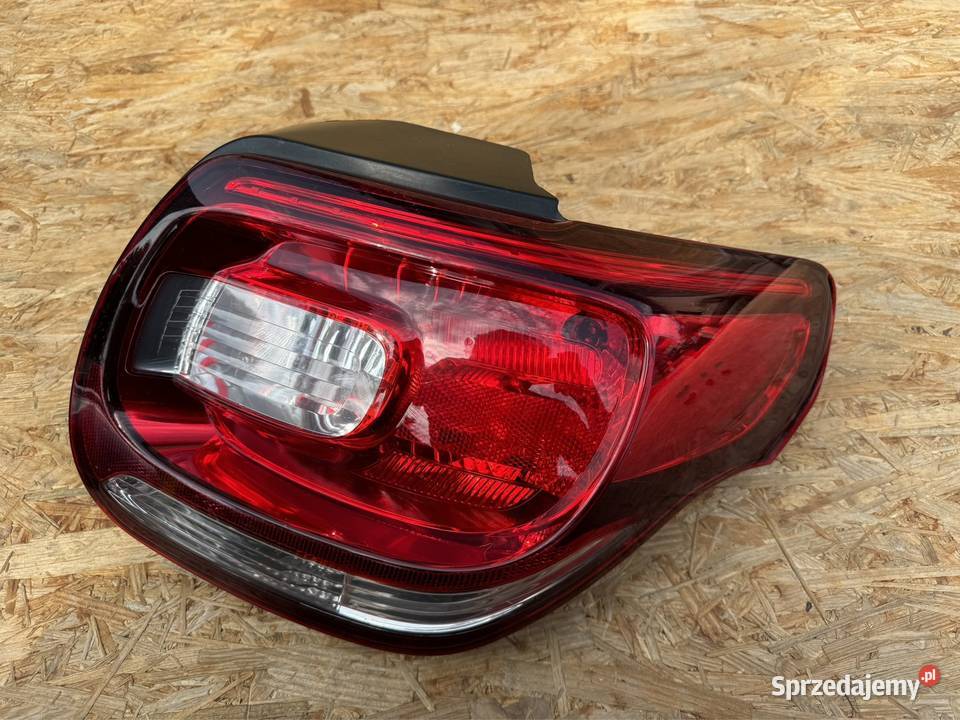 Lampa tył tylna prawa rh ds3 9808415380 Rok produkcji 2015 Międzychód