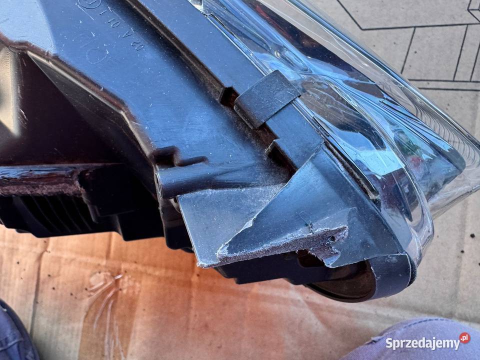 Lampa lewy przód Renault Captur I 201317 lewe małopolskie
