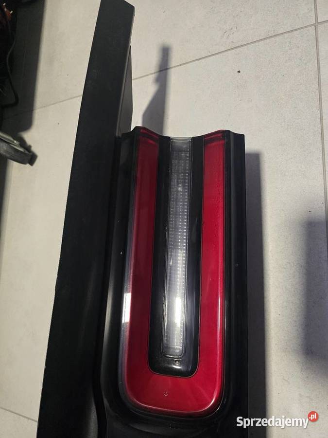 Blenda lampa tyl dodge challenger Ślesin sprzedam