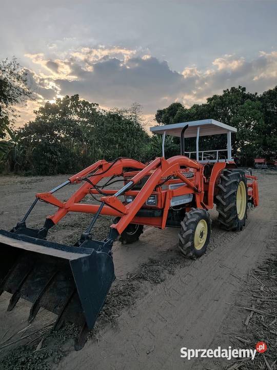 Kubota L3202DT 4x4 tur Glebogryzarka Kosisko Ładowacz czołowy