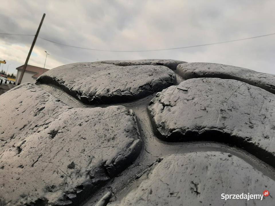2x Opona używana przemysłowa 87565R29 MAGNA Zaścianki sprzedam