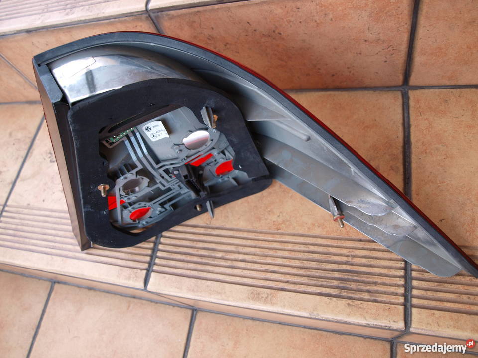 Mercedes Sklasa W220 Lampa tylna lewa 19982003r Motoryzacja