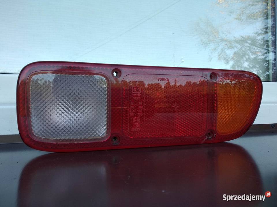 Nissan Terrano II Ford Maverick I lampa tył łódzkie Sieradz sprzedam