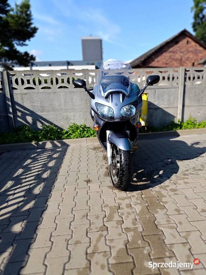 Zadbana Yamaha FJR 1300 gotowa na trasę bez Tychy