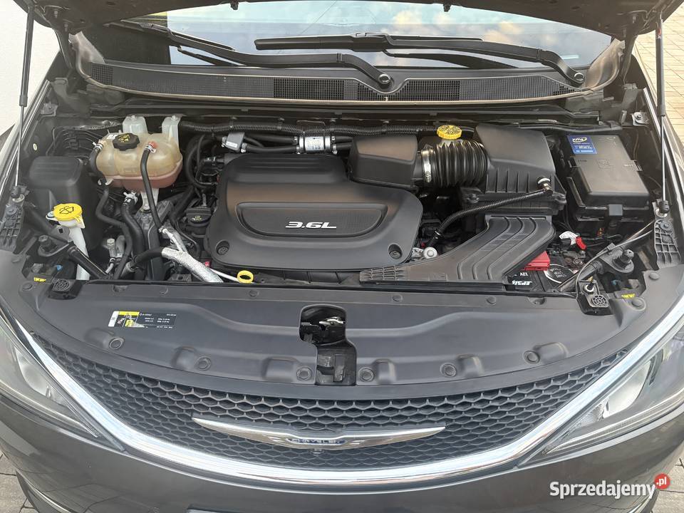 Chrysler Pacifica Limited 2018 Olszewnica Stara sprzedam