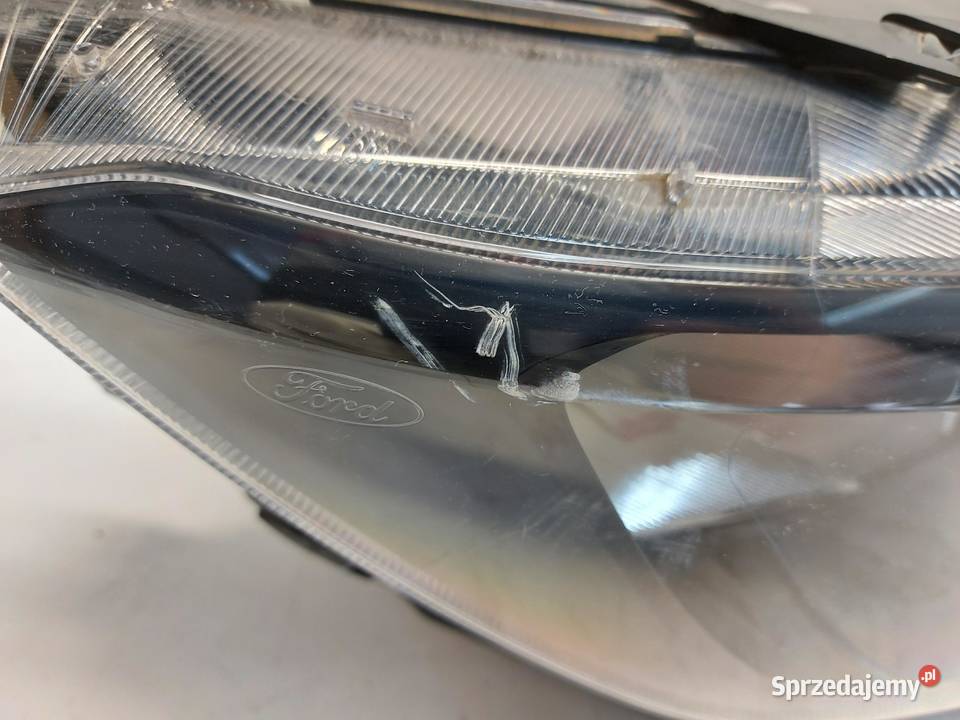 Ford Tourneo Connect III MK3 LAMPA PRAWA PRZÓD osobowe
