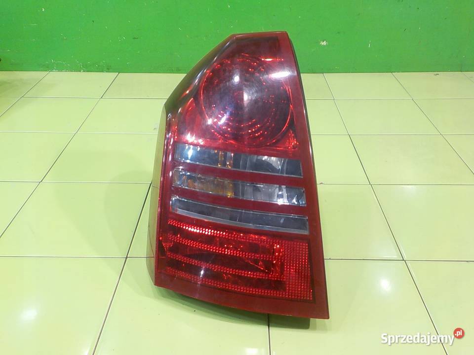 CHRYSLER 300C 30 CRD 06r SEDAN 4D lampa lewa tyl osobowe Suków