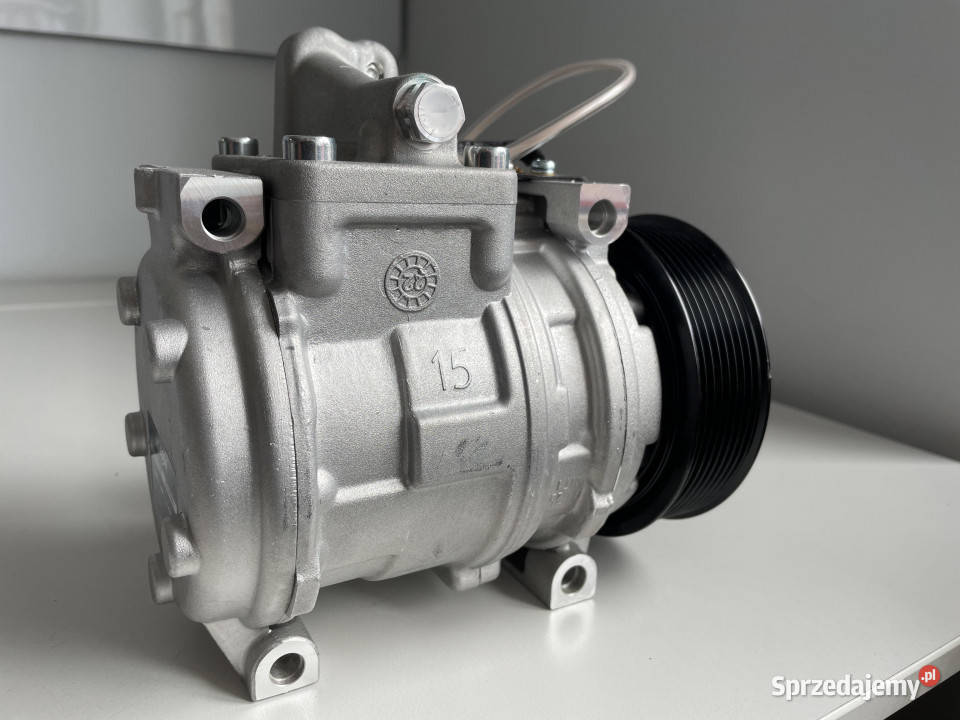 Kompresor sprężarka klimatyzacji John Deere 3000