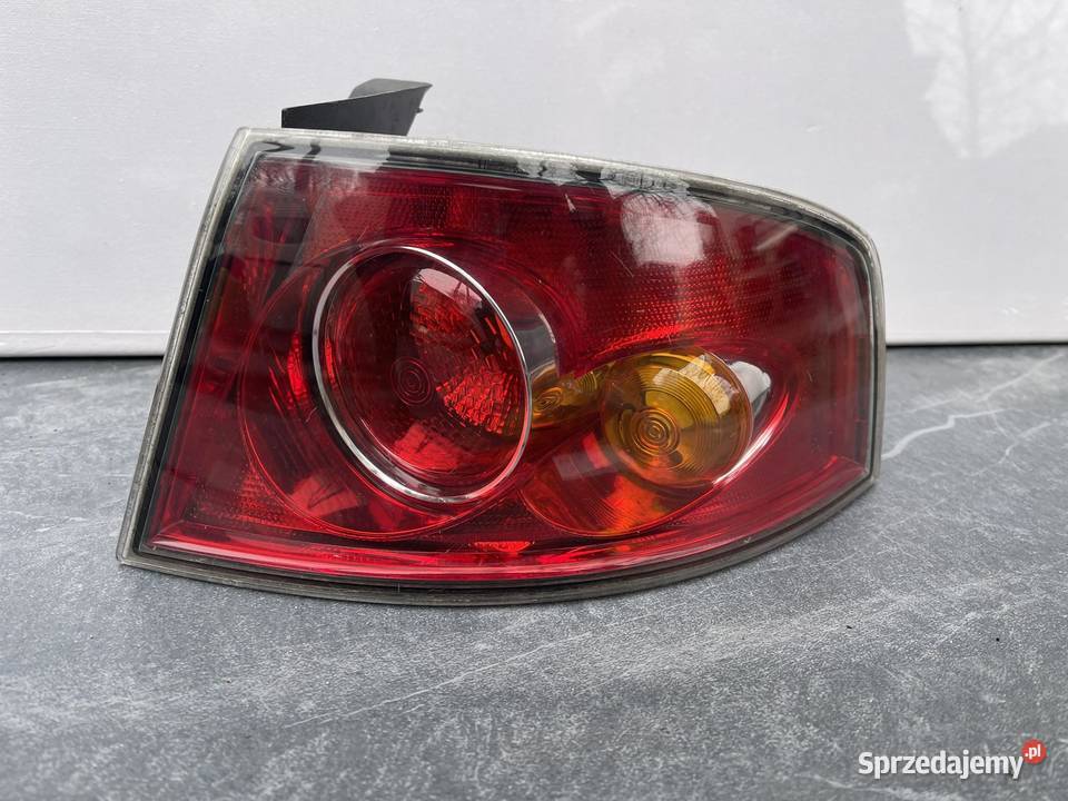 SEAT IBIZA PRAWA LAMPA TYŁ