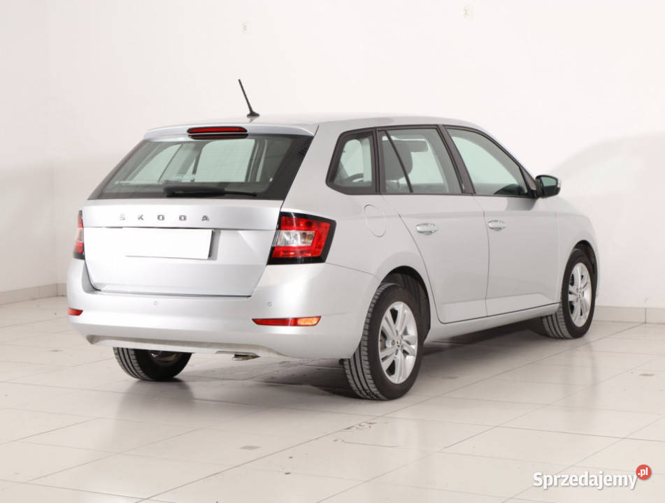 Skoda Fabia 10 TSI światła przeciwmgielne Piaseczno