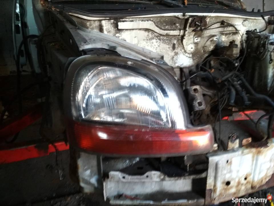 Renault Kangoo lampy przód lampa przednia prawa lampy przednie Małocice