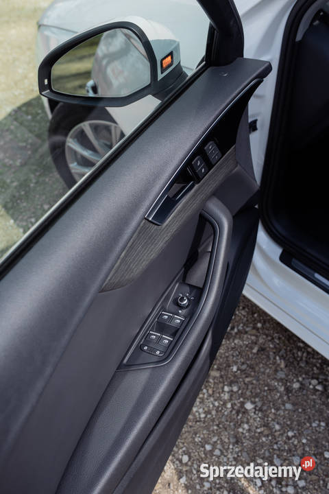Audi A4 40 TFSI S Line Matrix CarPlay Ambient Rok produkcji 2020 Dębica