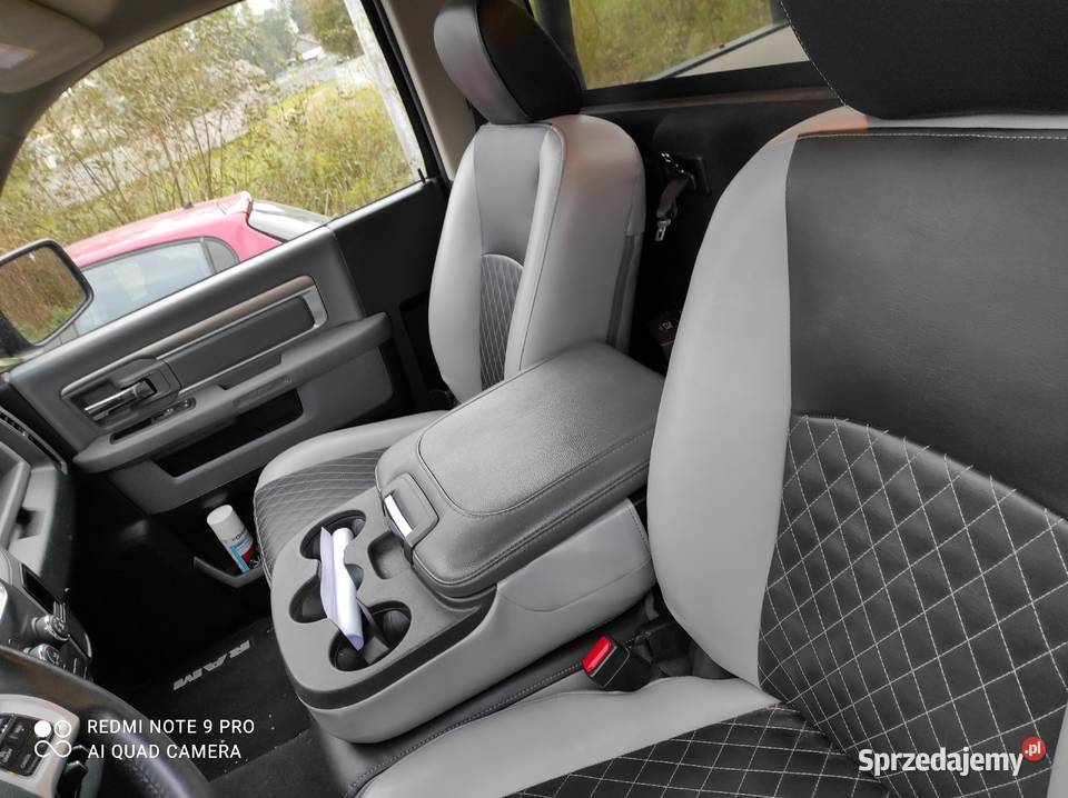 Dodge Ram 1500 57 HEMI LPG 2016r światła LED Samochody osobowe