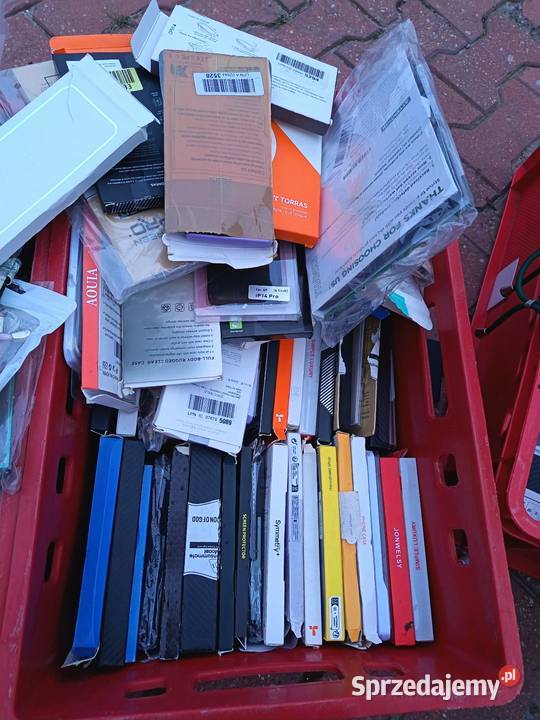 Etui do telefonów różnych marek około 200 sztuk Kalisz