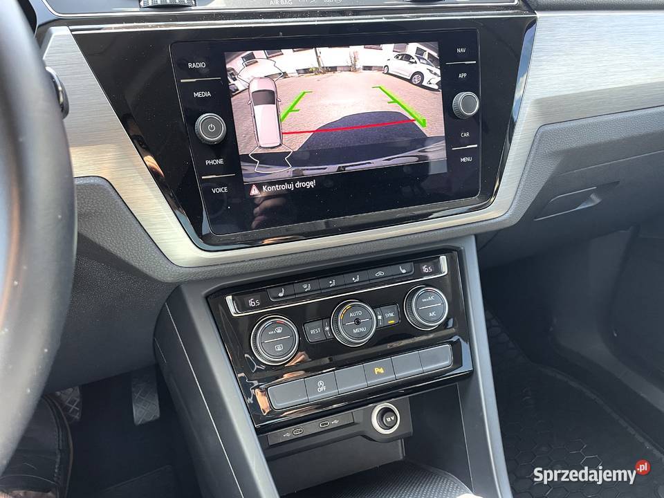 Vw Touran 2020r 15 Benzyna 150 65590Vat Salon nieuszkodzony