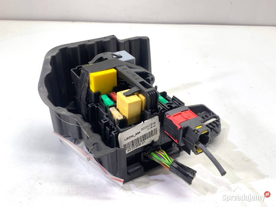 SKRZYNKA BEZPIECZNIKÓW PEUGEOT 2008 I Hatchback sprzedam