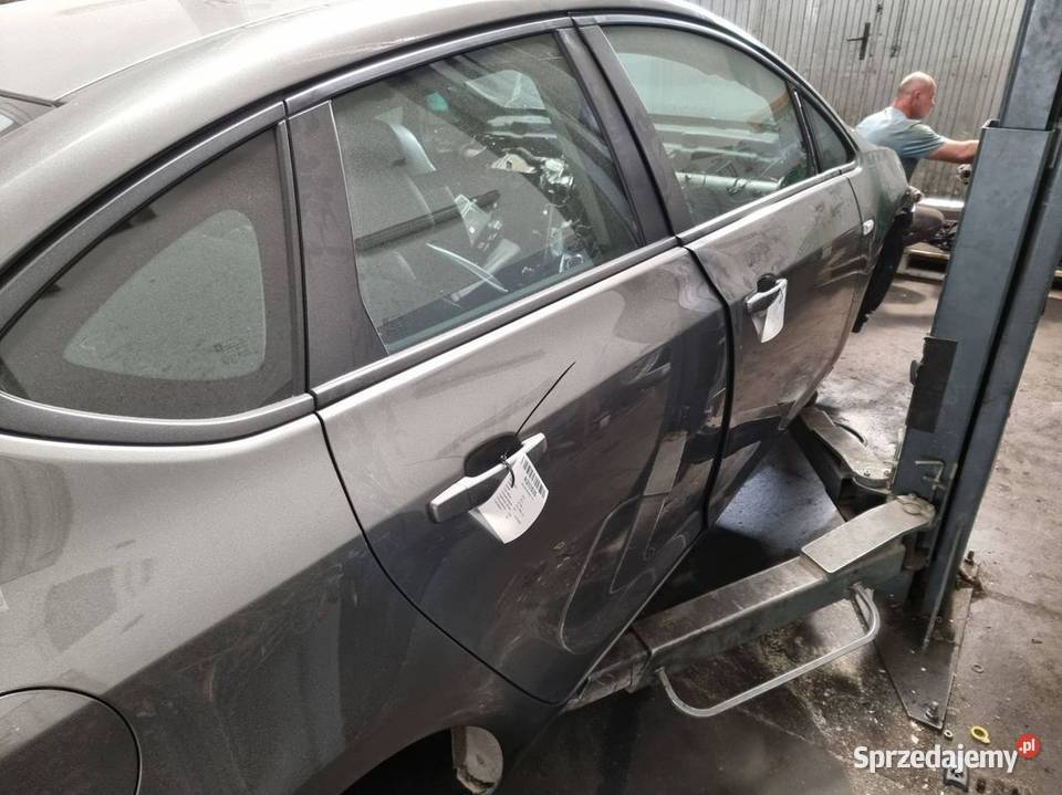 DRZWI PRAWE TYŁ OPEL ASTRA J Z10A osobowe