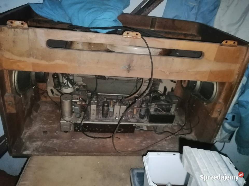 Stare radio z gramofonem UNITRA PRL