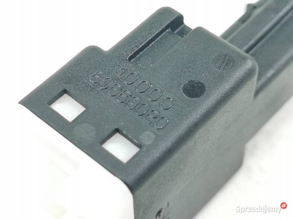 WŁĄCZNIK ŚWIATEŁ STOP ALFA ROMEO 147 20002010