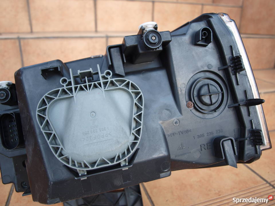 VW Transporter T5 lampa prawa przód 2003 2009r Kalisz