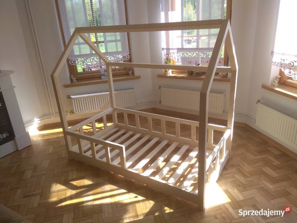 Łóżeczko Domek z barierką Stelaż Podsarnie