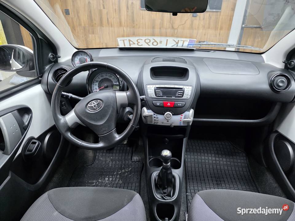 Toyota Aygo piękna biała z czarnym dachem Morawica