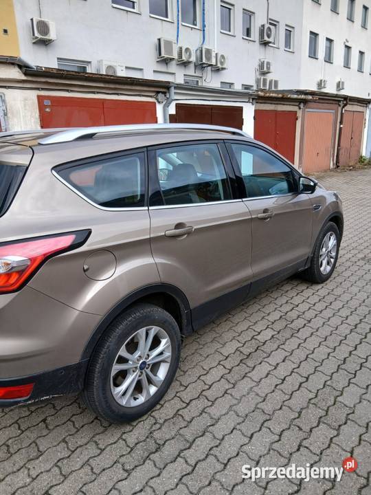 Ford Kuga 15 benzyna Tytanium 2019 nieuszkodzony Kuga Konin sprzedam