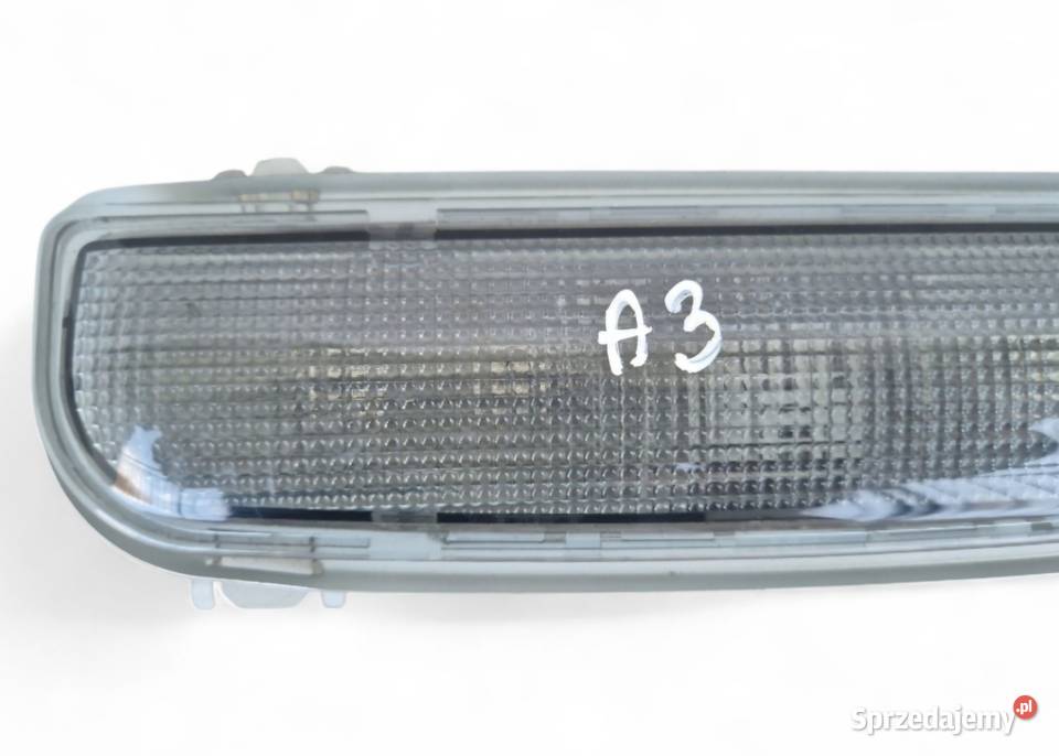 LAMPKA PODSUFITKI OŚWIETLENIE KABINY AUDI A3 8P osobowe