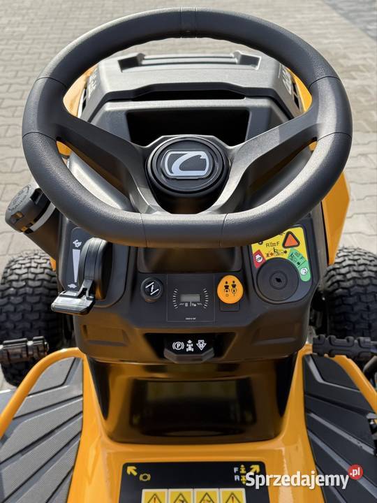 CUB CADET XT2 QS117 VTwin 24 Kawasaki Traktorek Dymki