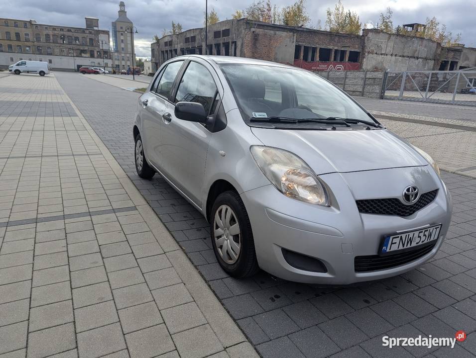 Toyota Yaris plus drugi komplet kół z oponami poduszka powietrzna