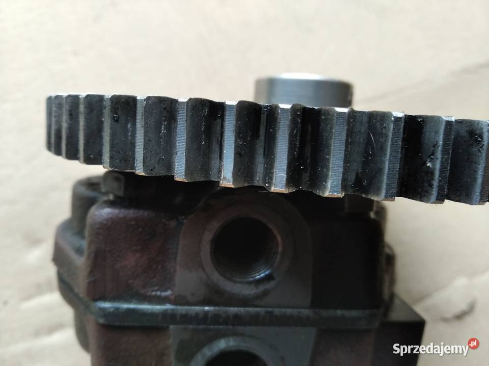 Ursus C 328 pompa oleju silnika używana nieuszkodzony Bychawa