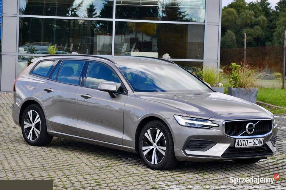 Volvo V60 B3 B Geartronic Momentum 163 2021r benzyna Goleniów