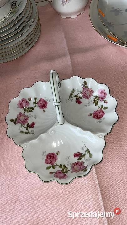 Kabaret z różami Bez sygnatury Zielony paseczek Gdańsk