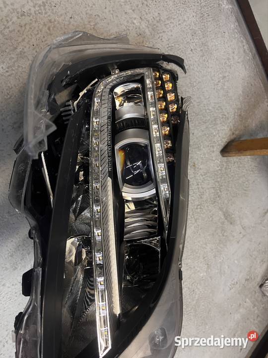 Mercedes CLS w218 c218 lampa przód prawa cls 350 Grońsko