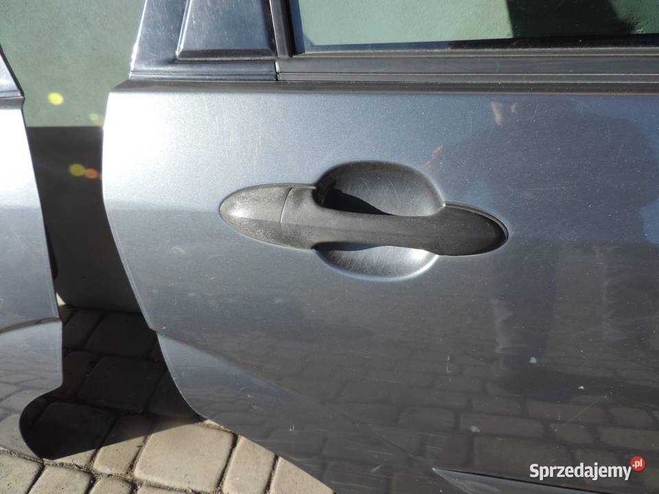 DRZWI PRAWY TYŁ FORD FOCUS MK1 KOMBI KOLOR K1
