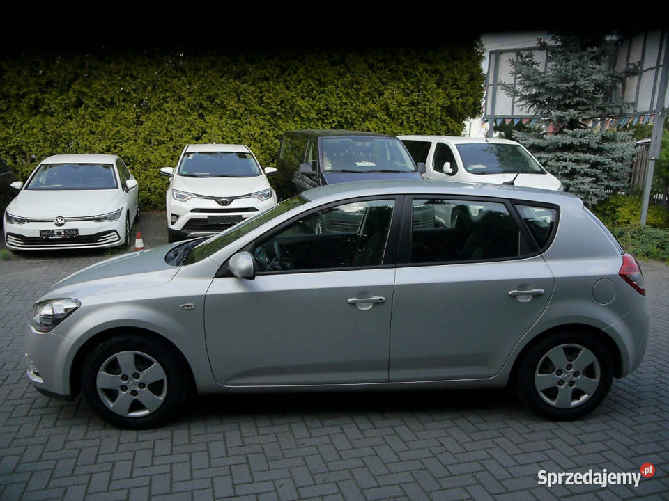 Kia Ceed 14b zwykły silnik Stan b bezwypadkowy z manualna Częstochowa
