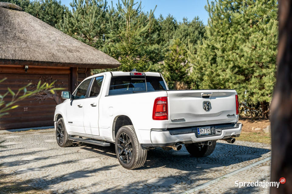 RAM 1500 DODGE RAM 1500 LARAMIE 57 PIĘKNE podgrzewane fotele Ropczyce