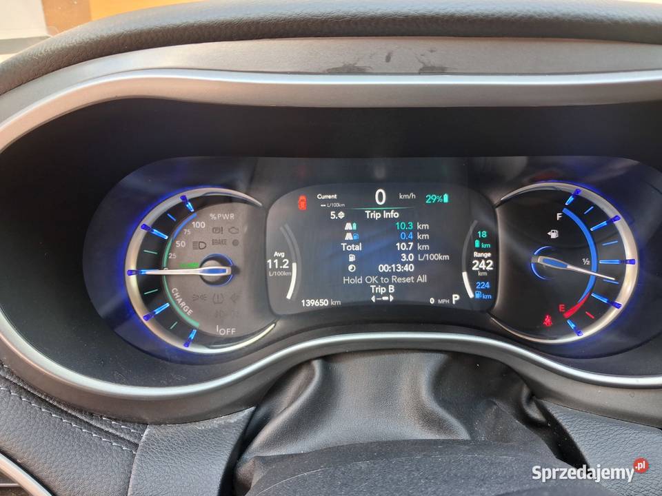 Chrysler Pacifica hybryd Plugin 2021 Rok produkcji 2021 Samochody osobowe Radzymin
