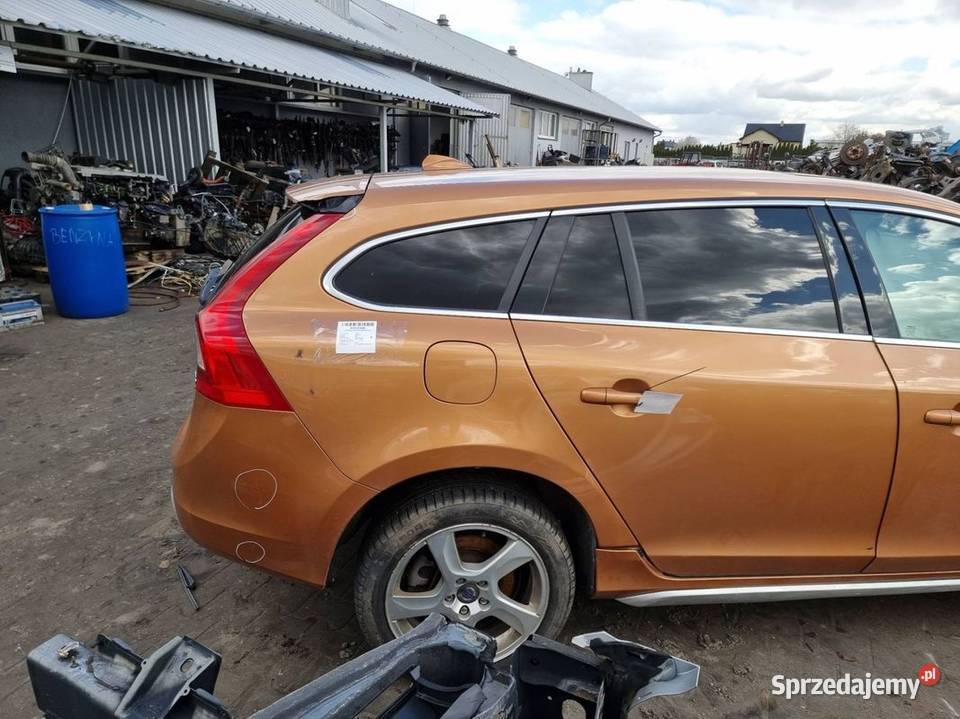 ĆWIARTKA BŁOTNIK PRAWY TYŁ VOLVO V60 704 VIBRANT osobowe sprzedam