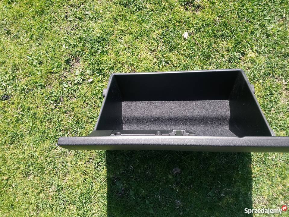 Schowek pasażera mondeo mk3 stan idealny Kalety